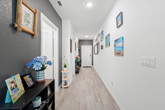 Foto del edificio - 5069 Armina Pl