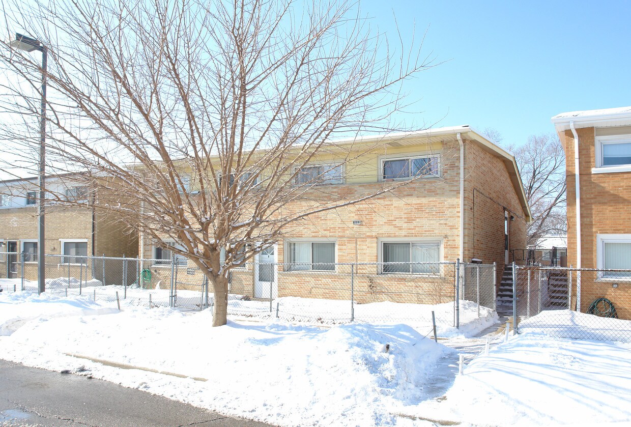 Building Photo - 3022 Prairie St