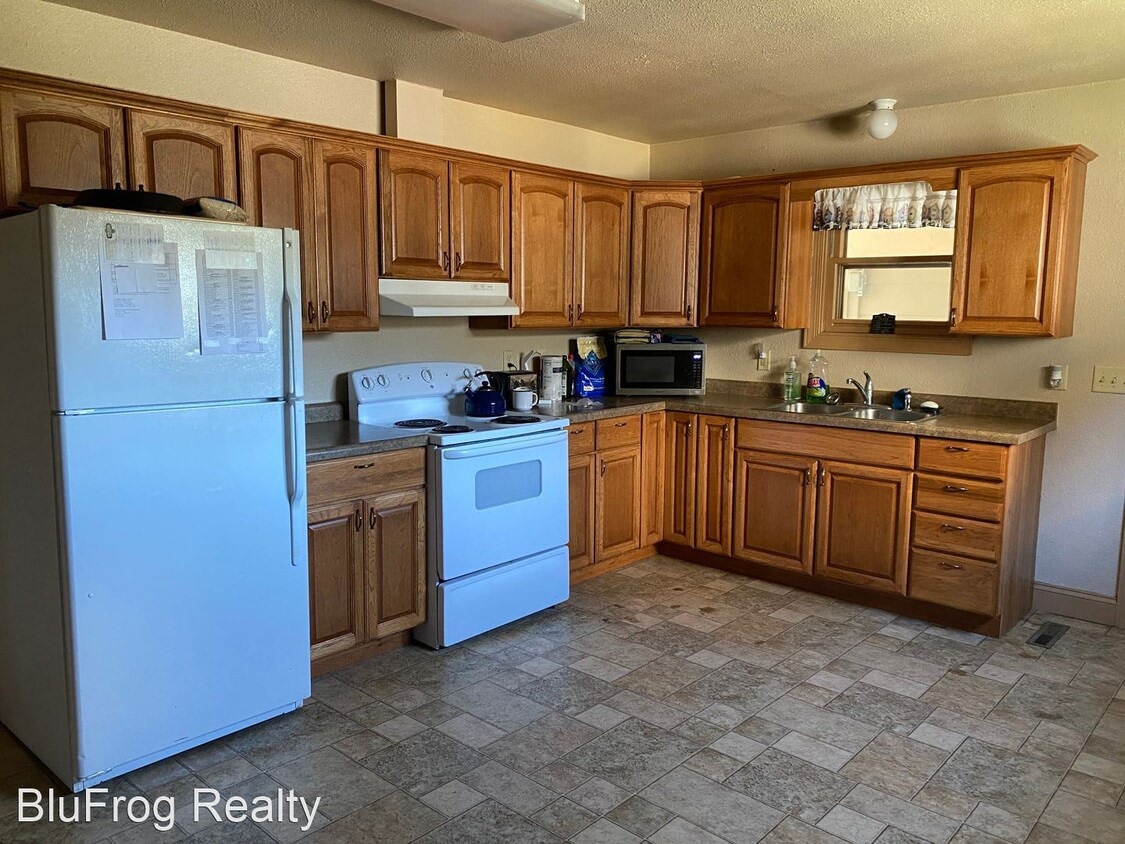 Primary Photo - 2 br, 1 bath House - 530 3rd St SE