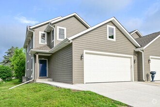 Building Photo - 2905 N 186th St