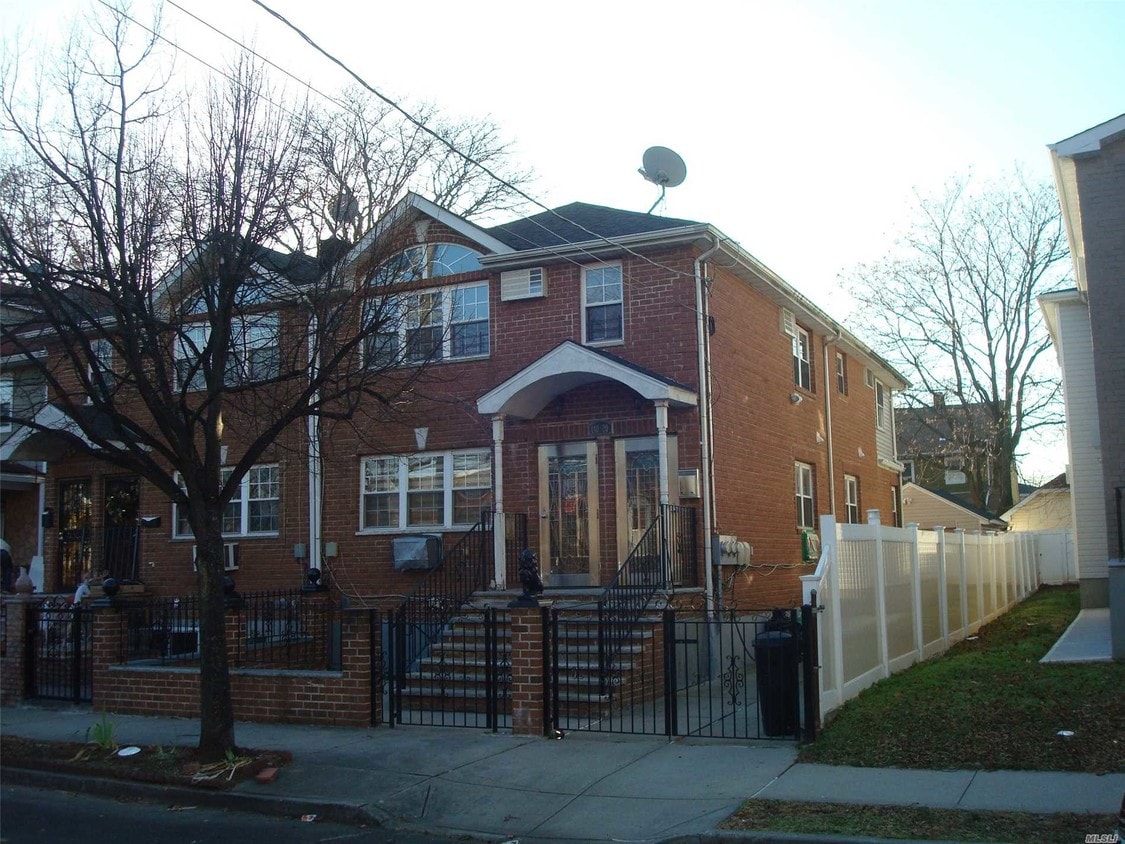 Primary Photo - 140-20 182nd St