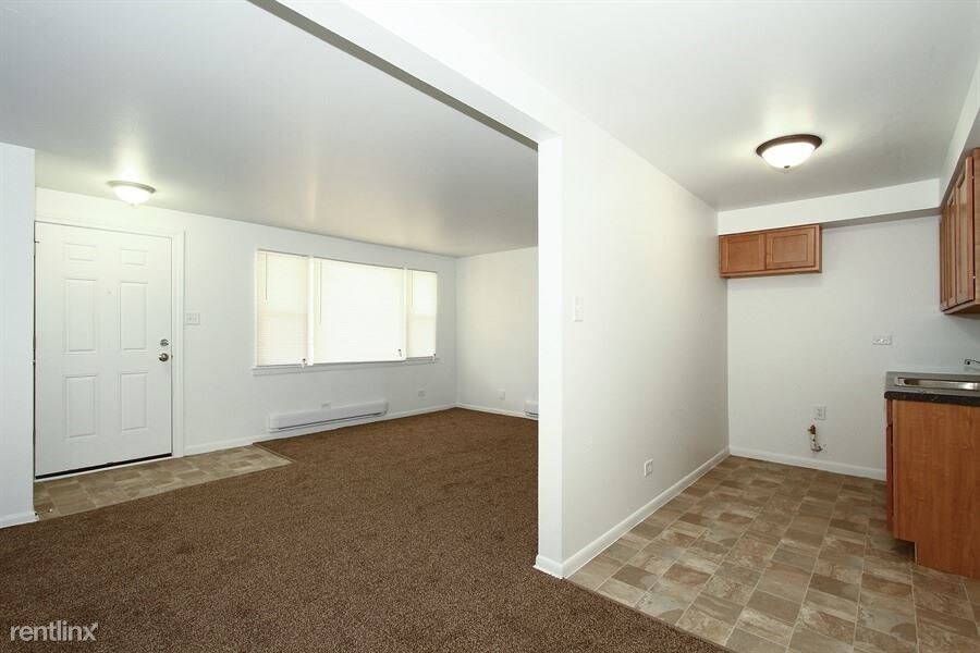Primary Photo - 3 br, 1 bath Apartment - 8349 S Drexel Ave