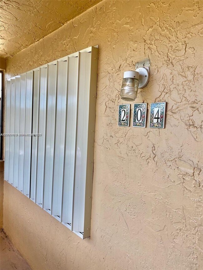 Foto del edificio - 159 Lakeview Dr