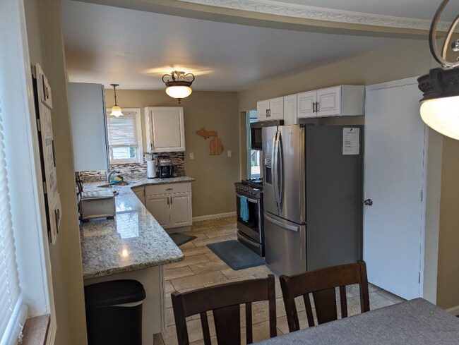 Foto del edificio - 23885 Colchester St