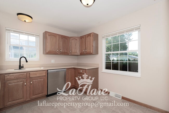 Building Photo - 5334 Fortune Dr