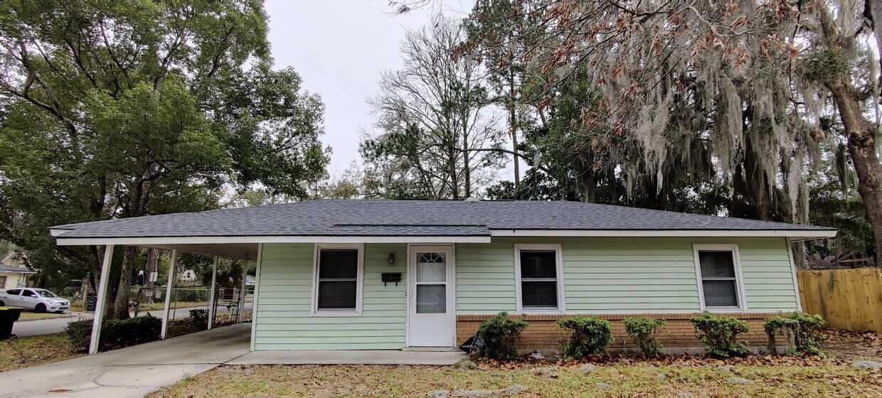Primary Photo - 2331 Larkin Ave