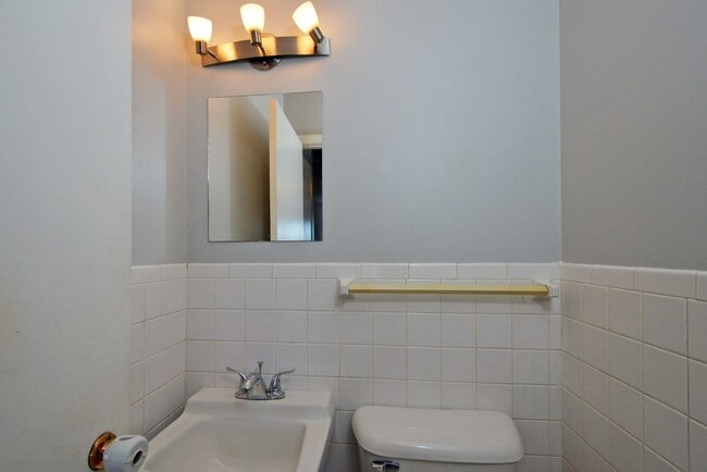 Building Photo - 2 Bed | 2 Bath W/ Garage in Heart of Colum...