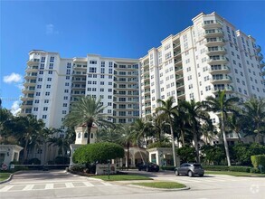 Building Photo - 19900 E Country Club Dr