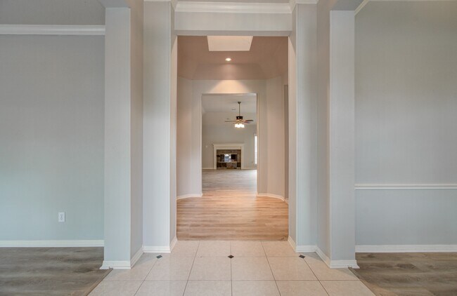 Foto del edificio - 3430 Rolling Terrace Dr