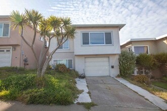 Building Photo - 62 Seacliff Ave