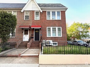 Building Photo - 39-47-47 50th Ave