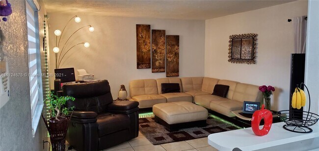 Foto del edificio - 4300 SW 67th Ave