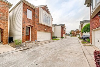 Building Photo - 1772 Aden Dr
