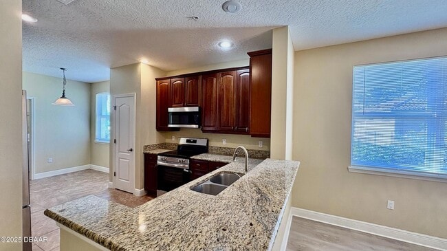 Foto del edificio - 115 Riverview Bend S