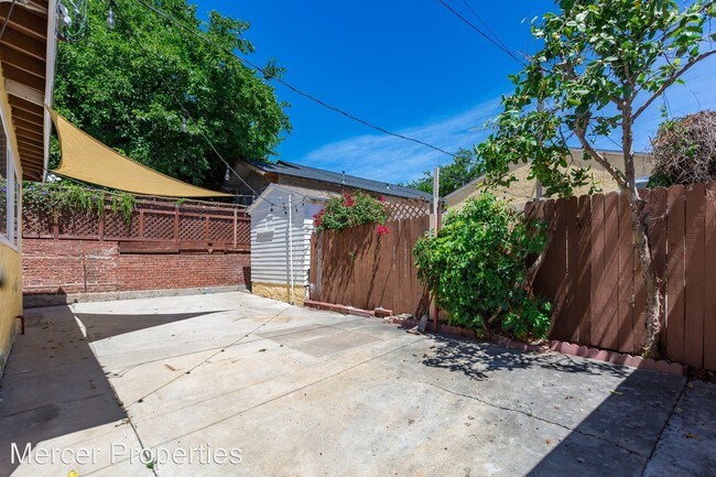 Foto del edificio - 3426-3428 Cherokee Ave