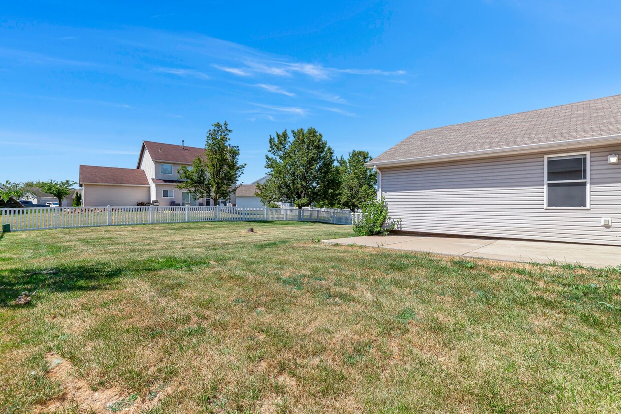 Primary Photo - Charming 3-Bedroom Home in Prime O’Fallon ...