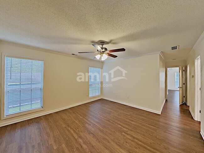 Foto del edificio - 1086 Berkley Dr SE