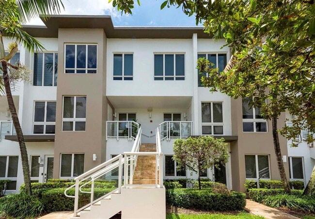 Building Photo - 10260 NW 63rd Ter