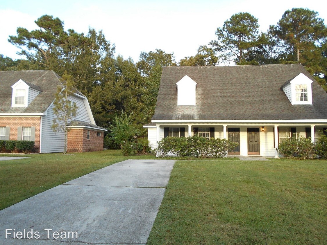 Primary Photo - 3060 Queensgate Way