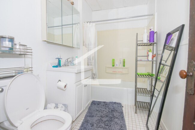 Building Photo - Unique BU Apartment