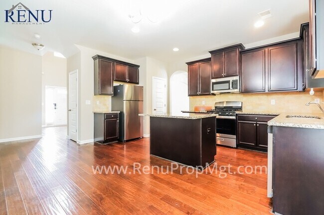 Foto del edificio - Now Available 4 Bedroom! 3 Bath!