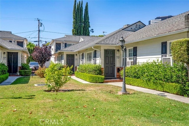 Foto principal - 4135 Warner Blvd