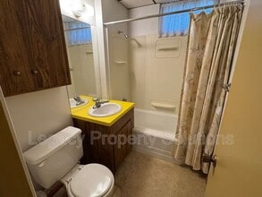 Building Photo - 2106 Assumption Dr