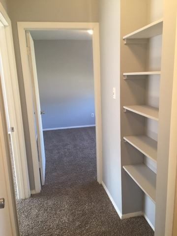 Building Photo - 206 Regal Heights Dr