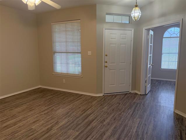 Foto del edificio - 7905 Seven Oaks Ln