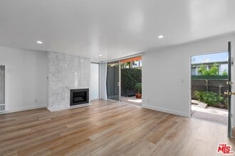 Building Photo - 122 Buccaneer St