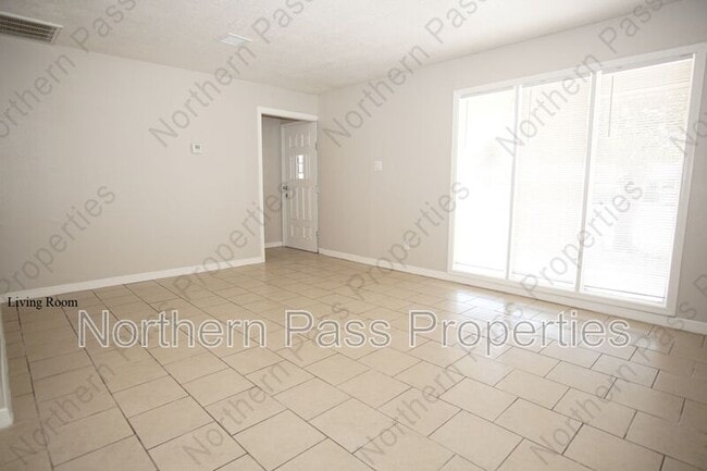 Building Photo - 3817 Thomason Ave