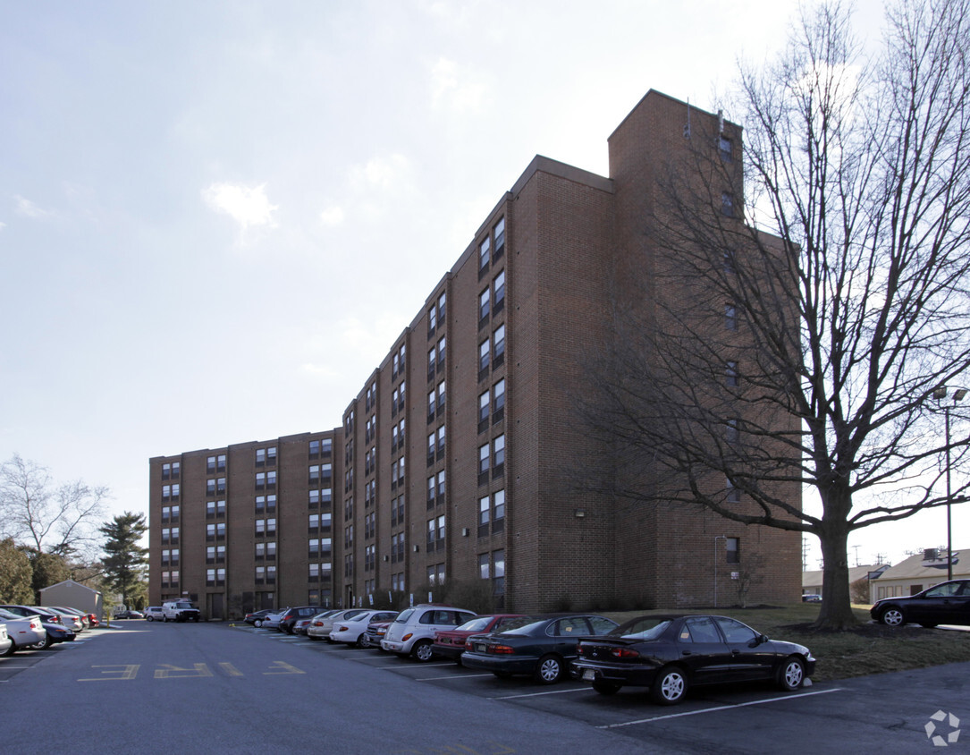 Building Photo - Main Towers