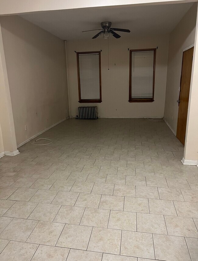 Foto del edificio - 7521 68th Ave