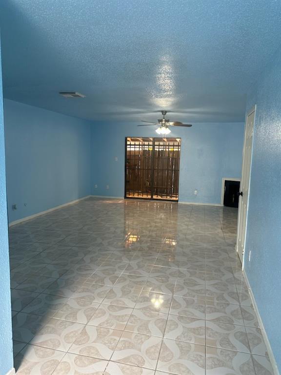Foto del edificio - 8405 Wilcrest Dr
