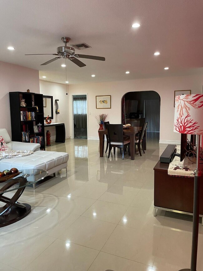 Foto del edificio - 11440 NW 39th St