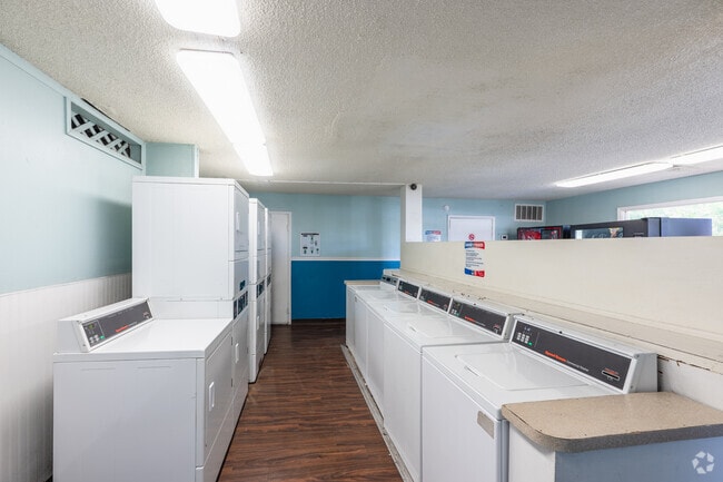 Laundry Room - Casa De Alicia Apartments