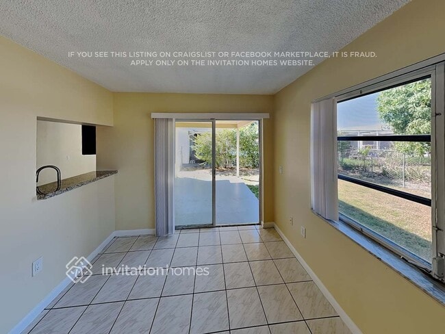 Foto del edificio - 11421 NW 30th St