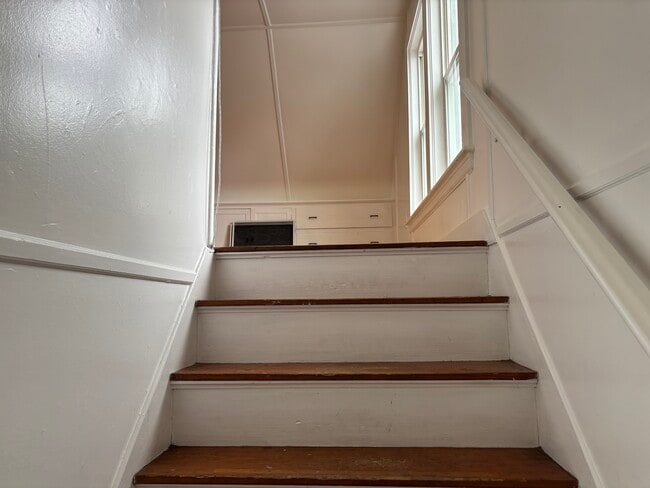 Building Photo - 28 Pleasant Street