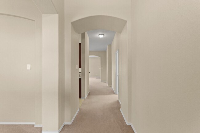 Foto del edificio - 2818 Lockeridge Oaks Dr