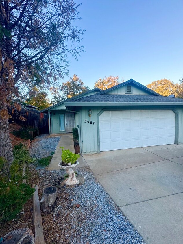 Foto principal - Quiet Home Located in Shasta Lake