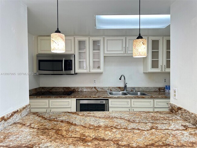Foto del edificio - 802 NW 87th Ave