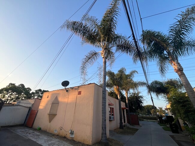 Building Photo - 8995 Victoria Ave