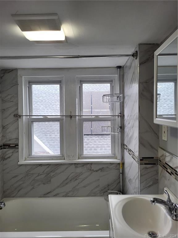 Foto del edificio - 191 Parrott Ave