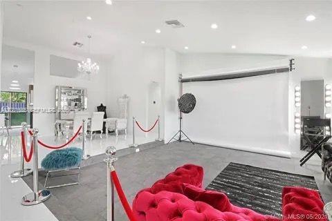 Foto del edificio - 270 SE 7th St