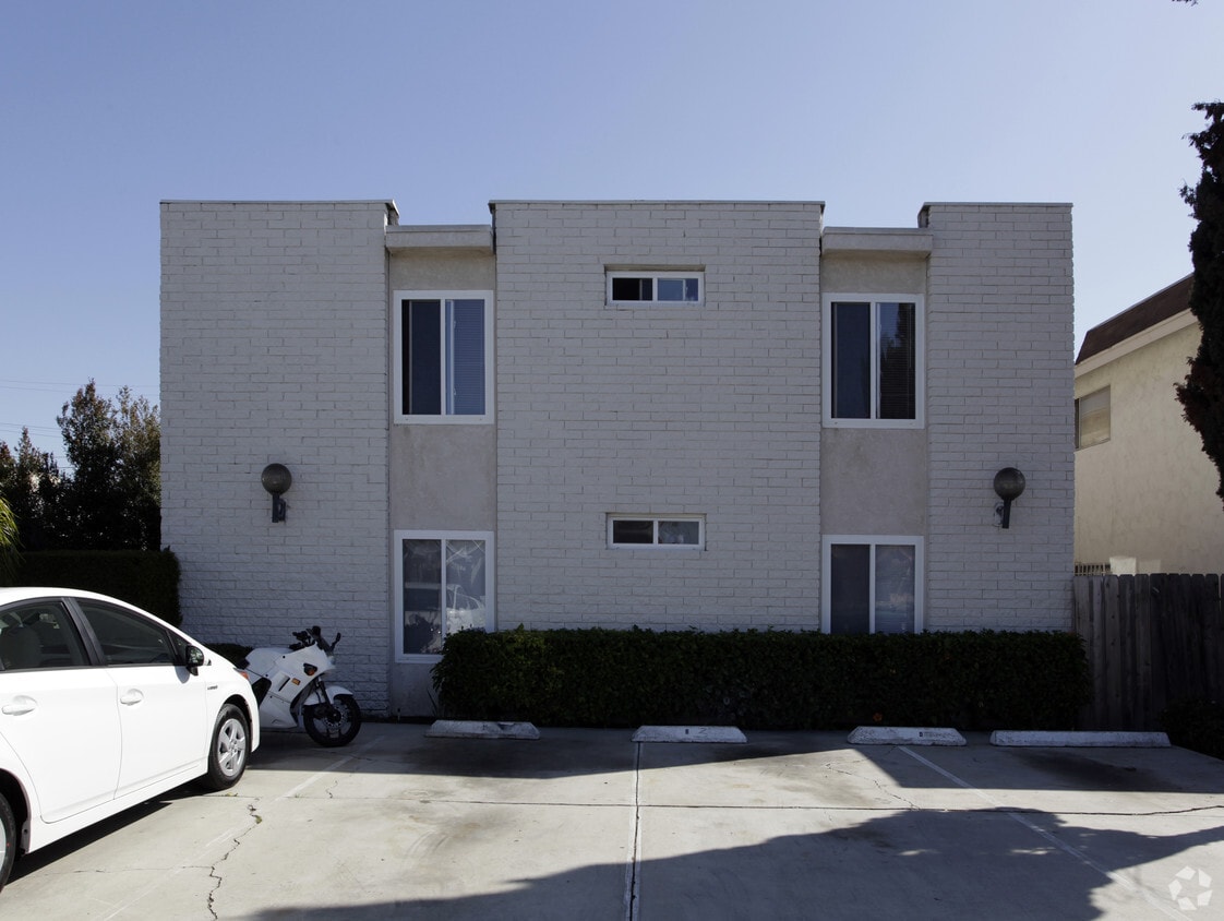Building Photo - 4657 32nd St