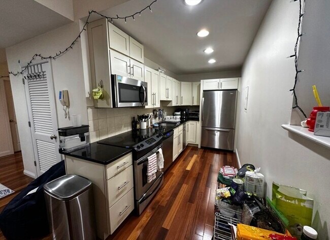 Foto del edificio - 841 Parker St