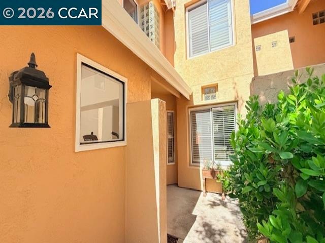 Building Photo - 6220 Lakeview Cir