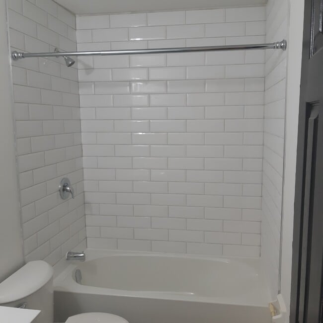 Building Photo - 32 Washburn St