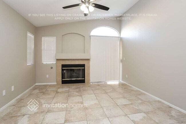 Foto del edificio - 7120 Golden Desert Ave
