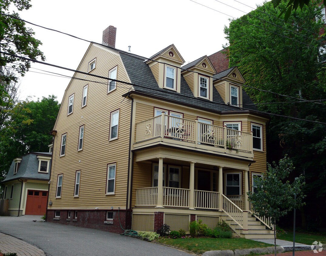 Primary Photo - 40 Highland Ave